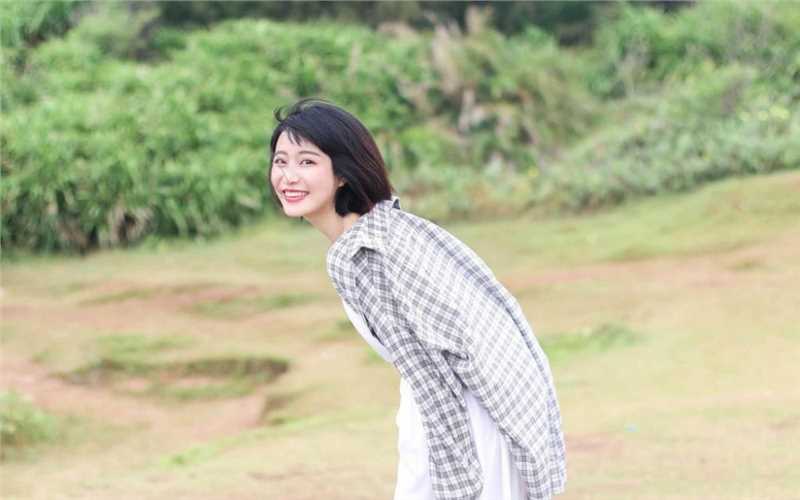 氧气美女户外小清新淑女装养眼清纯图片