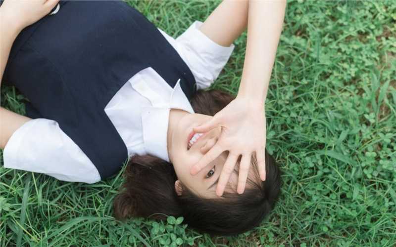 氧气美女户外小清新淑女装养眼清纯图片