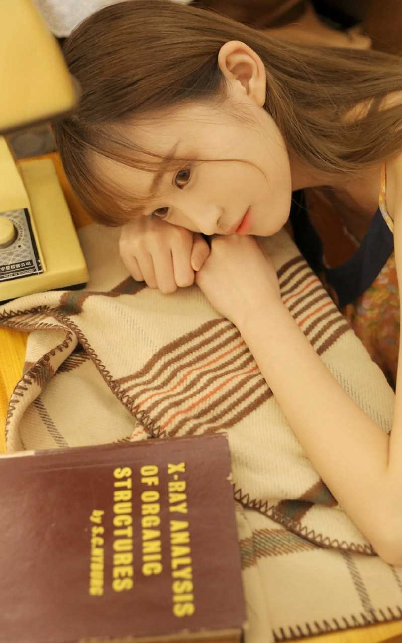 清纯白丝校花美女天然氧气稚嫩养眼私房