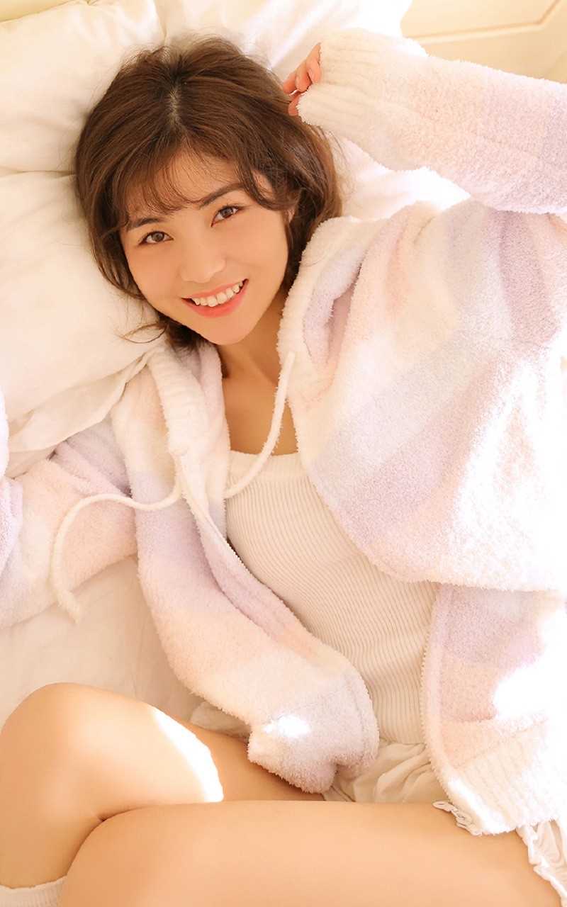 精选短发美女私房阳光小清新短裤内衣清纯养眼图册