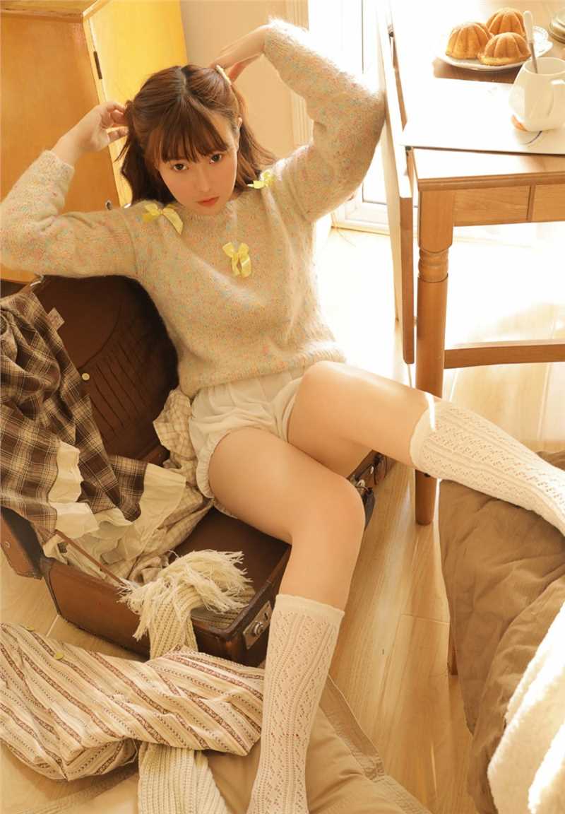 最新清秀气质长腿白丝美女私房俏皮惹火清纯诱惑壁纸
