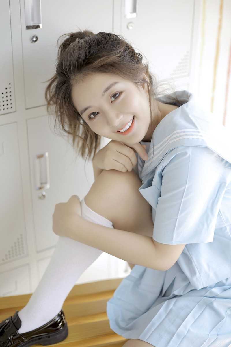 最新文艺白皙漂亮美女吊带水手制服清纯惹火私房壁纸