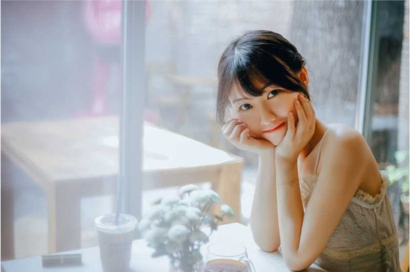 最新文艺白皙漂亮美女吊带水手制服清纯惹火私房壁纸