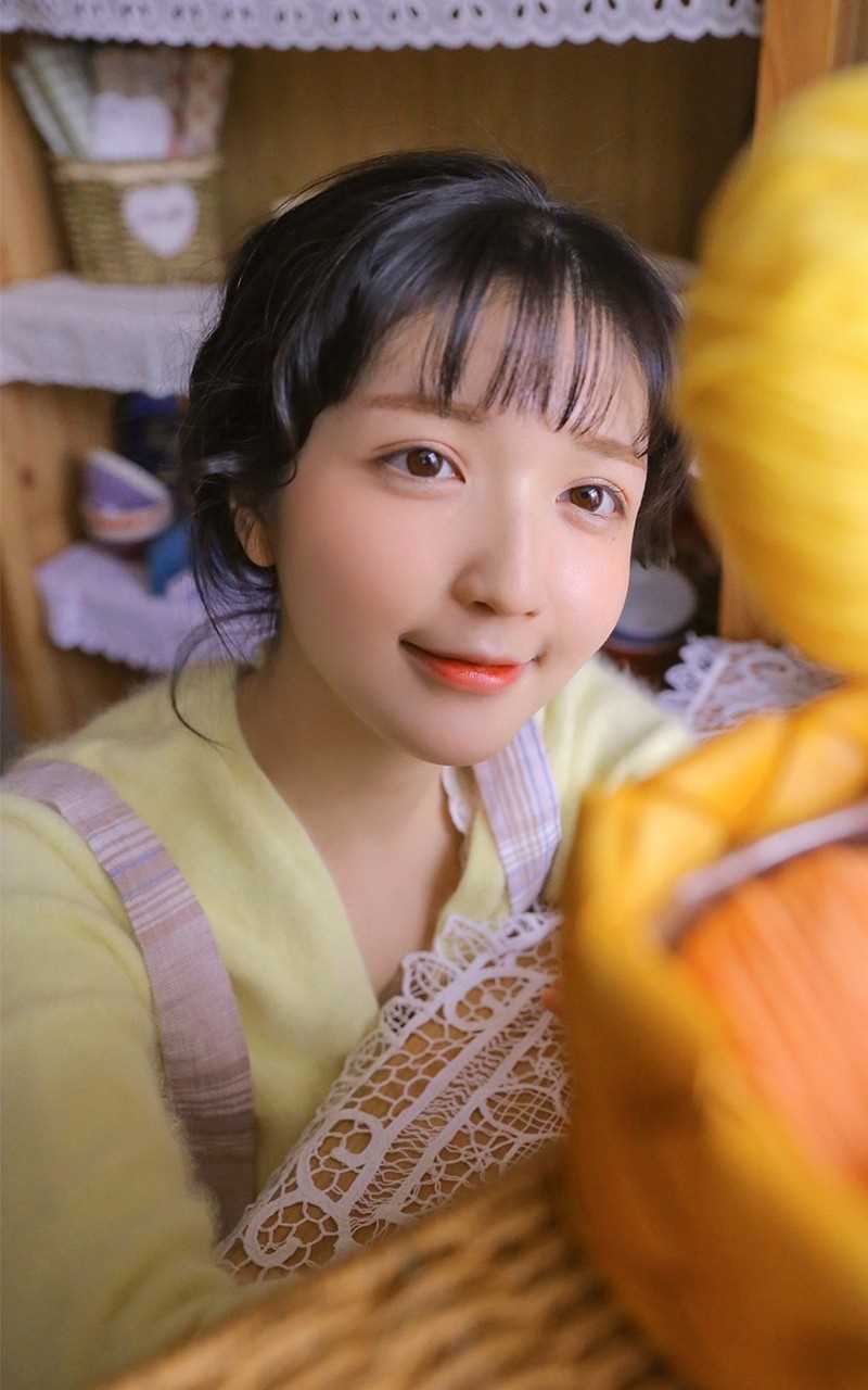 最新清纯可爱少女小清新私房撩人抚媚动作壁纸