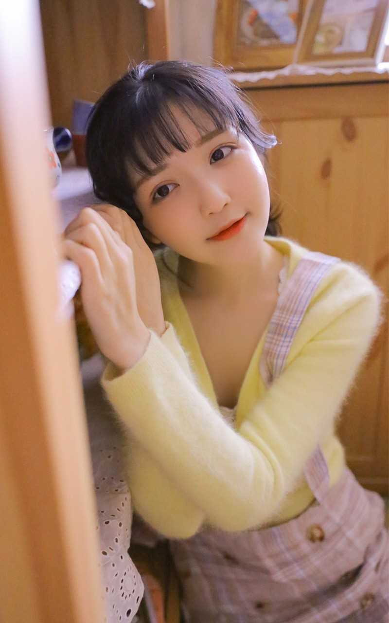 最新清纯可爱少女小清新私房撩人抚媚动作壁纸