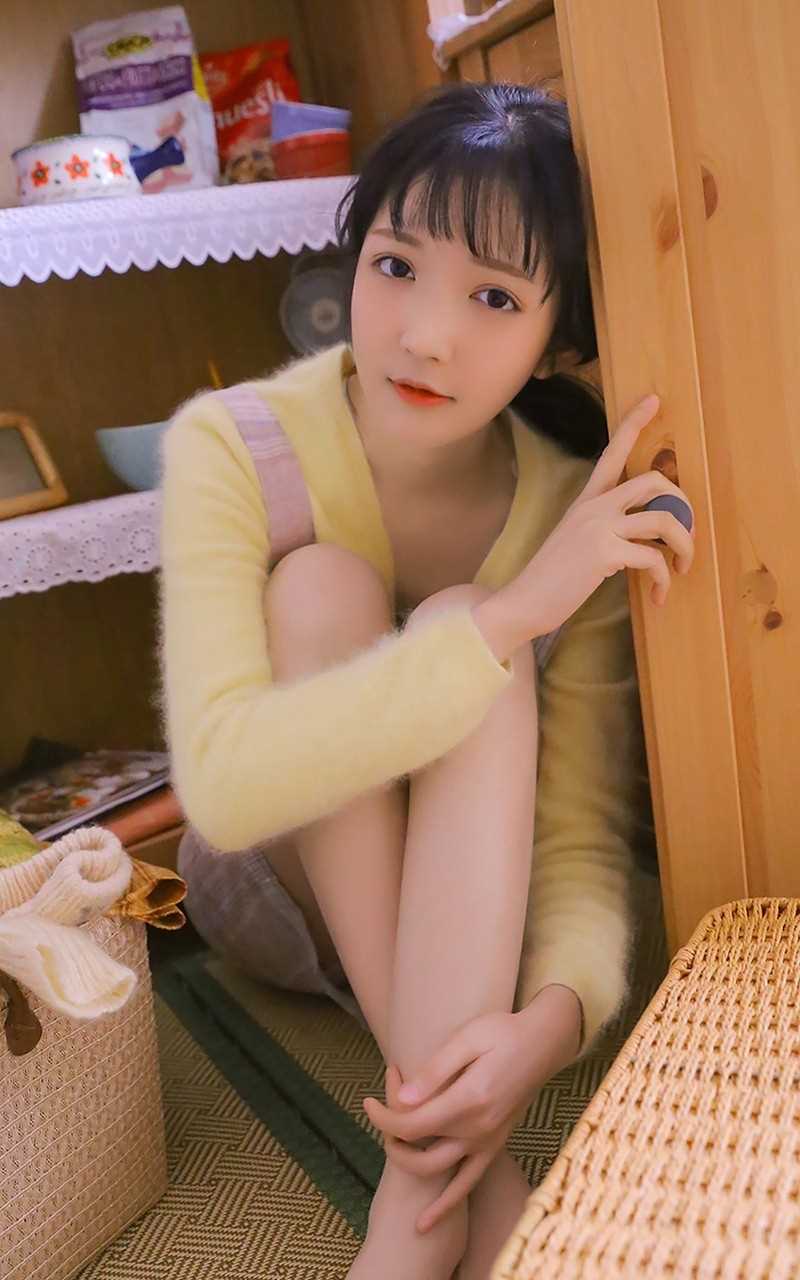 最新清纯可爱少女小清新私房撩人抚媚动作壁纸