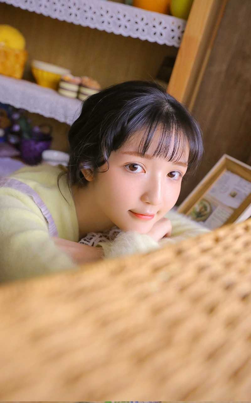 最新清纯可爱少女小清新私房撩人抚媚动作壁纸