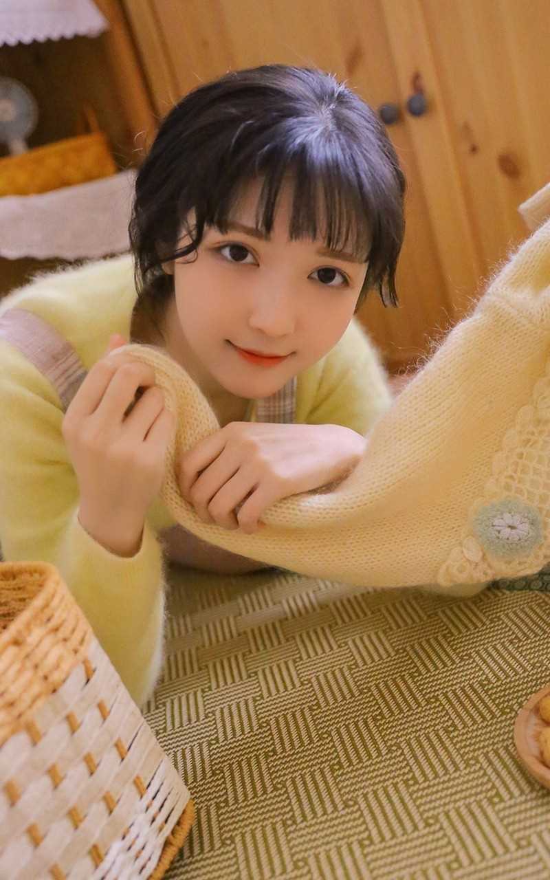 最新清纯可爱少女小清新私房撩人抚媚动作壁纸