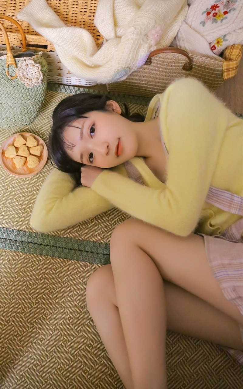 最新清纯可爱少女小清新私房撩人抚媚动作壁纸
