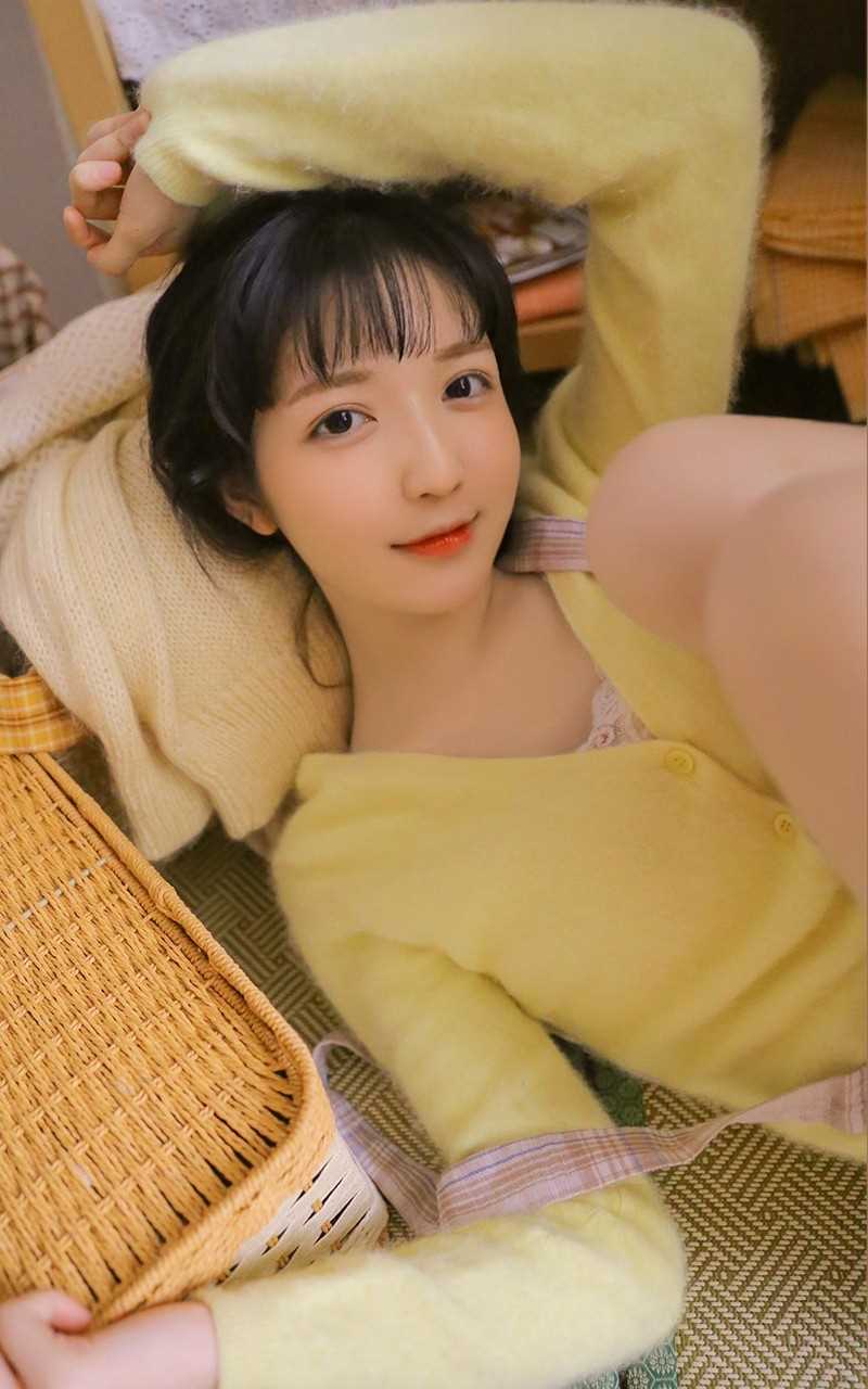 最新清纯可爱少女小清新私房撩人抚媚动作壁纸