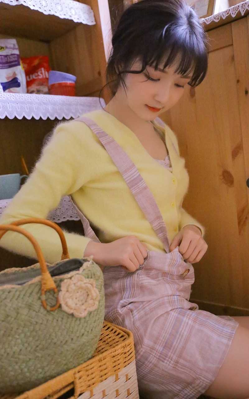 最新清纯可爱少女小清新私房撩人抚媚动作壁纸