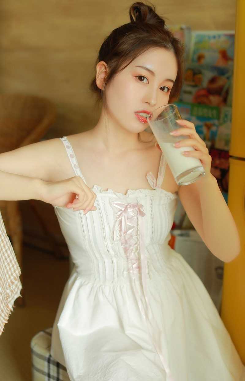最全丸子头萝莉少女吊带长裙清纯大胸美女图片相册