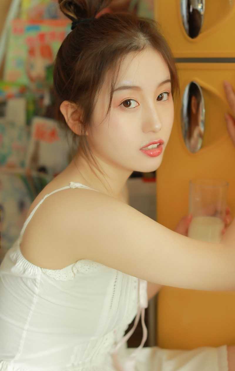 最全丸子头萝莉少女吊带长裙清纯大胸美女图片相册