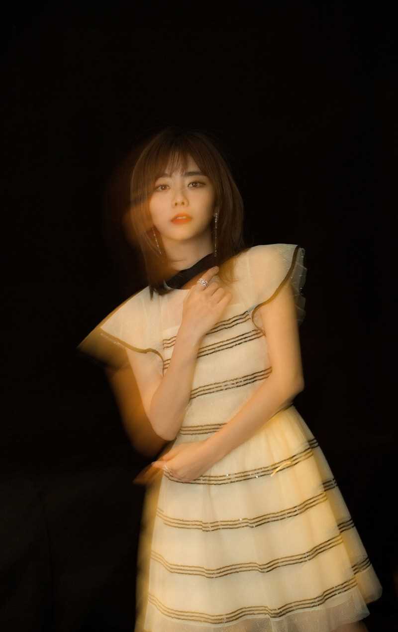 最新90后甜美清纯短发少女谭松韵时尚图片壁纸