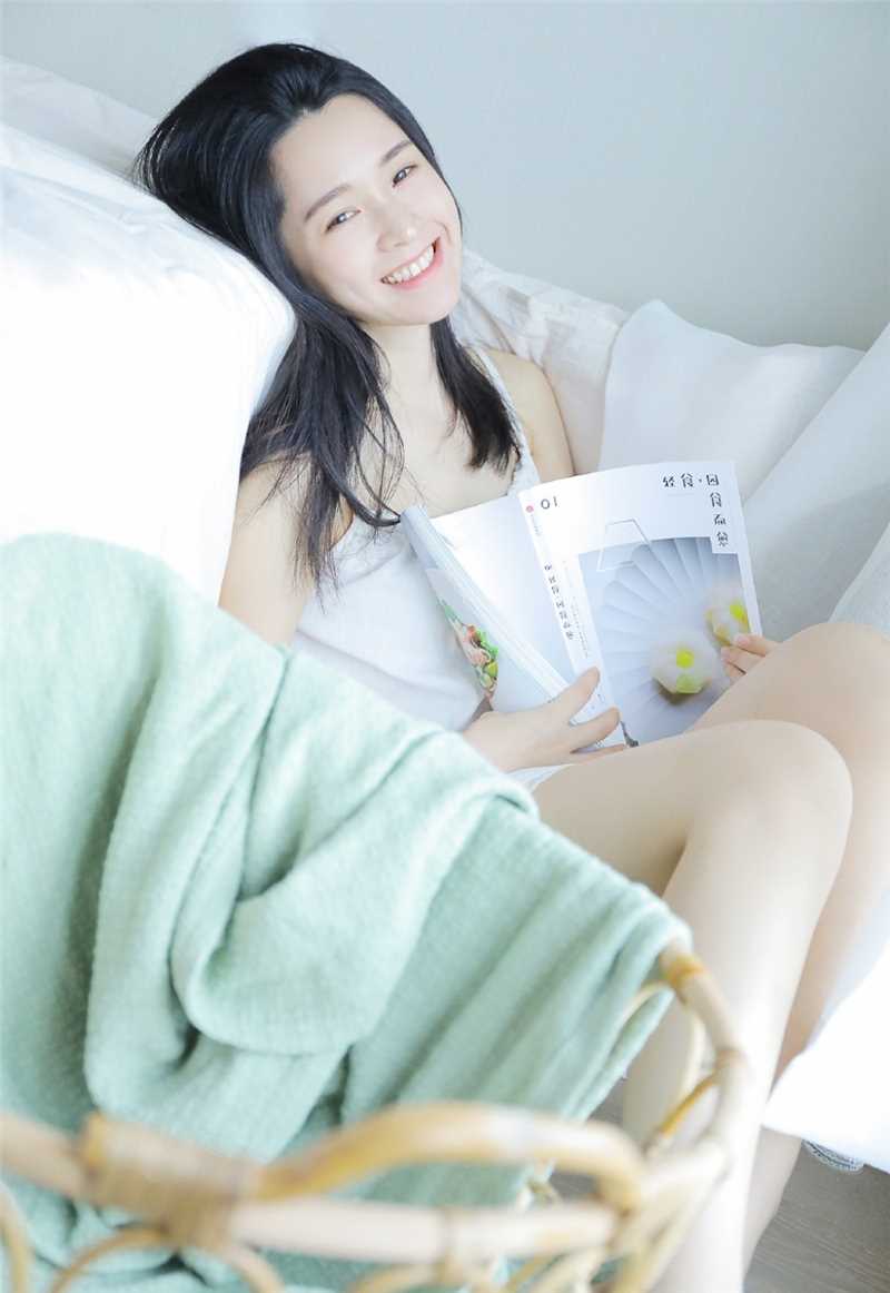 高清吊带长裙少女床上惹火清纯气质诱人养眼图集