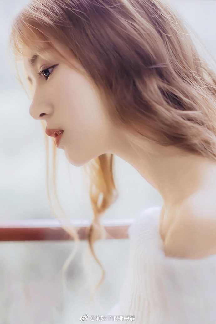 高清清纯萌妹子侧脸惊艳可爱唯美氧气图片图册