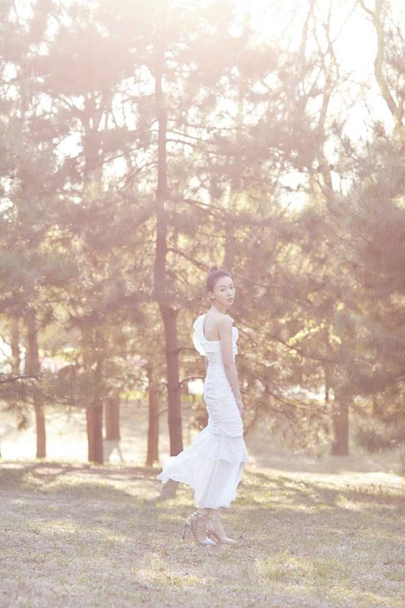 最新空灵美女吴谨言白纱长裙浪漫唯美清纯图片图集