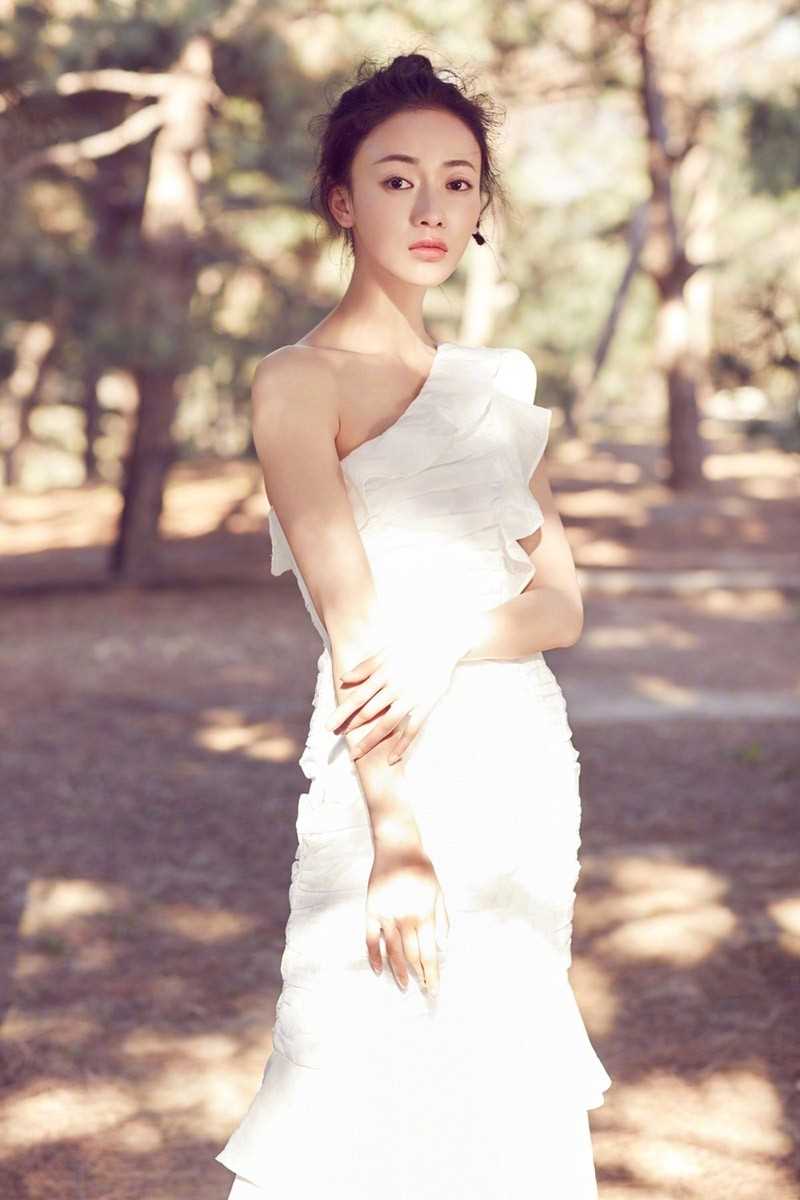 最新空灵美女吴谨言白纱长裙浪漫唯美清纯图片图集