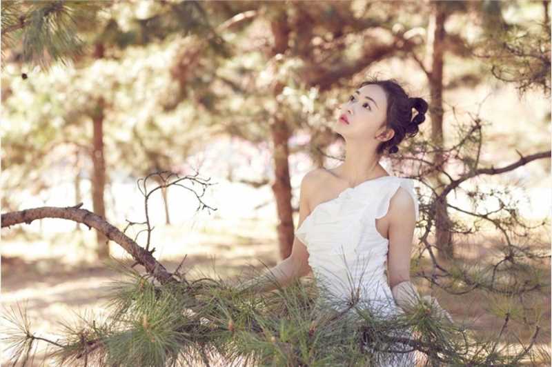 最新空灵美女吴谨言白纱长裙浪漫唯美清纯图片图集