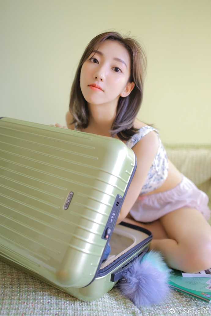 特别专辑清纯短发少女内衣大长腿梦幻唯美图片图片
