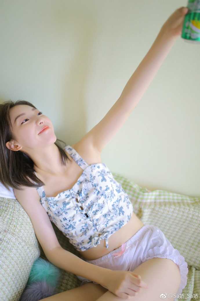 特别专辑清纯短发少女内衣大长腿梦幻唯美图片图片