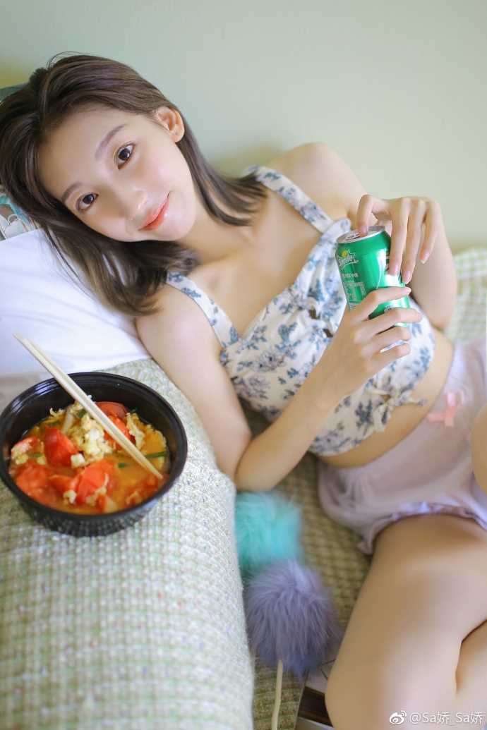 特别专辑清纯短发少女内衣大长腿梦幻唯美图片图片