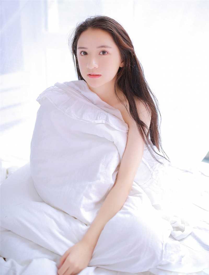 优质裹浴袍洗澡萝莉水灵白嫩美腿清纯写真相册