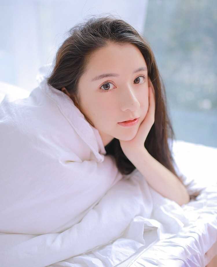 优质裹浴袍洗澡萝莉水灵白嫩美腿清纯写真相册
