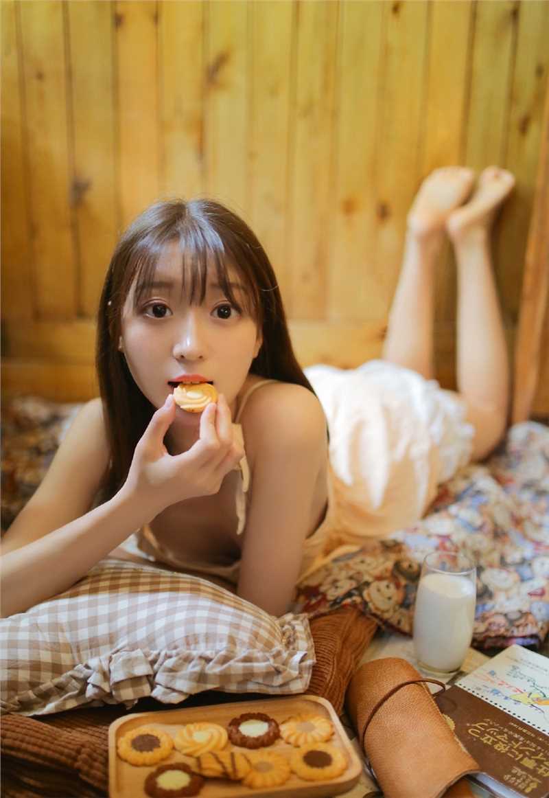 高清牛乳少女甜美清纯女神吊带睡裙内衣个人图集