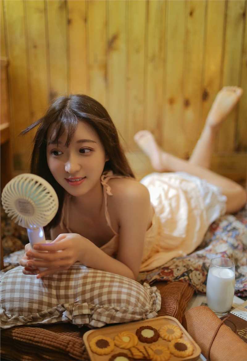 高清牛乳少女甜美清纯女神吊带睡裙内衣个人图集