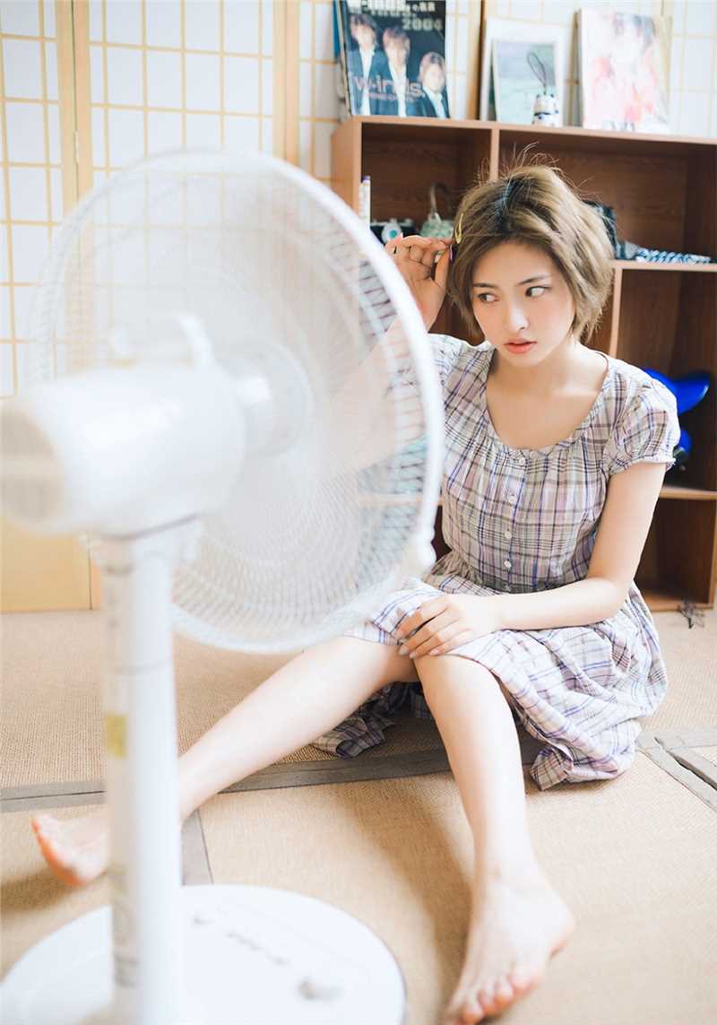 特别专辑长腿美少女居家清纯淡雅气质图片