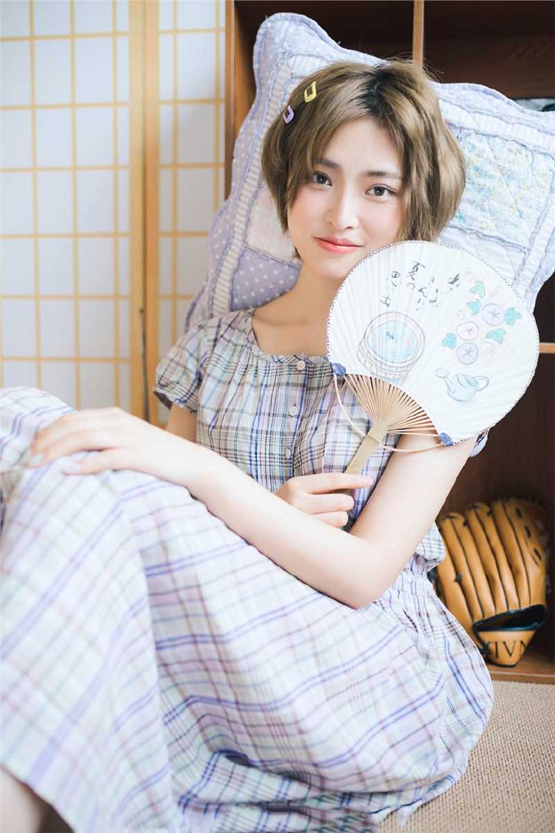 特别专辑长腿美少女居家清纯淡雅气质图片