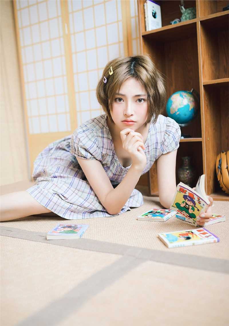 特别专辑长腿美少女居家清纯淡雅气质图片