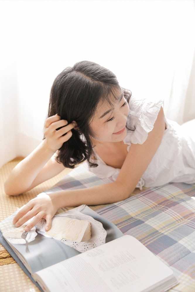 优质日本扒苞米美少女纯真甜美私房睡裙大长腿可爱生活图片