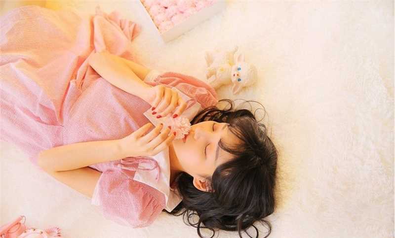 特别专辑小清新少女冰淇淋甜美气质长发唯美童颜清纯照图片