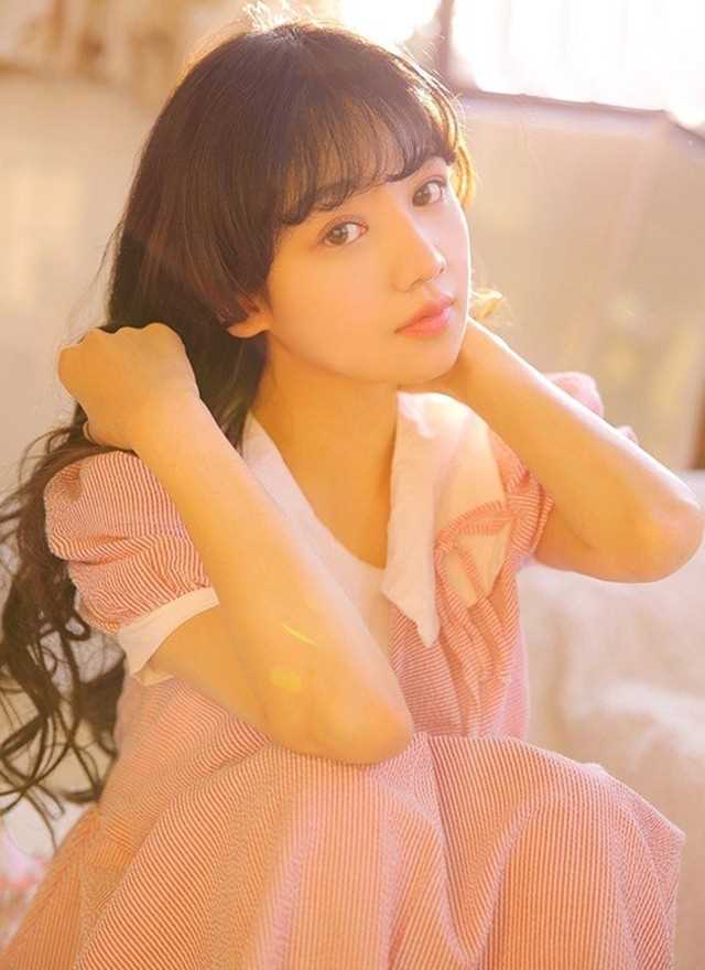 特别专辑小清新少女冰淇淋甜美气质长发唯美童颜清纯照图片
