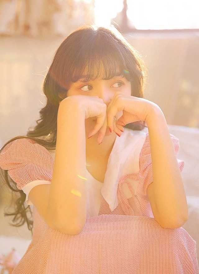 特别专辑小清新少女冰淇淋甜美气质长发唯美童颜清纯照图片