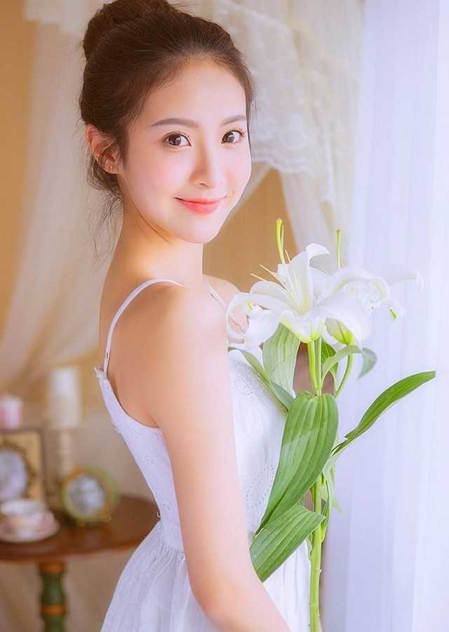 特别专辑清纯水灵大眼少女模特百合花般美艳图片
