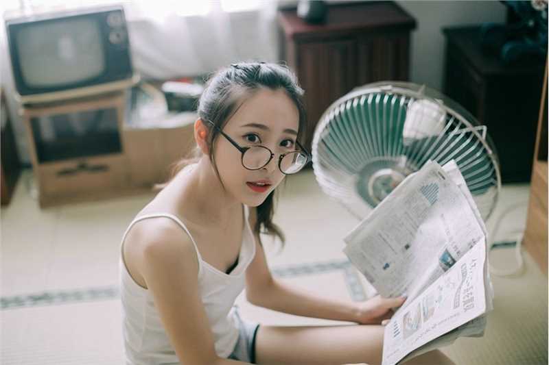 最新清纯马尾女孩白色吊带樱桃般水嫩可爱唯美艺术图集