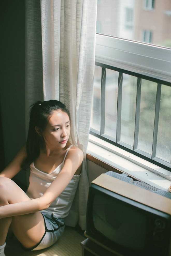 最新清纯马尾女孩白色吊带樱桃般水嫩可爱唯美艺术图集