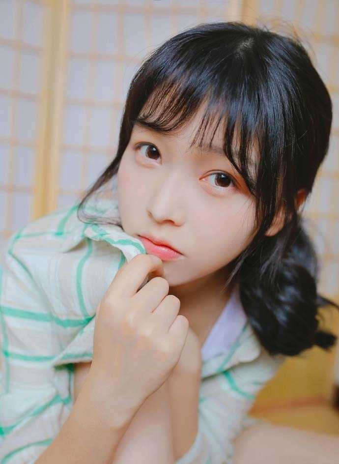 最全清纯甜美女孩文艺气质居家绘画唯美养眼秀气写真相册