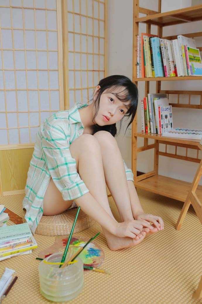 最全清纯甜美女孩文艺气质居家绘画唯美养眼秀气写真相册