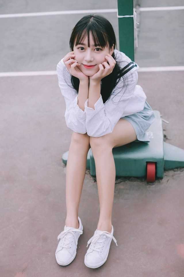 精选清纯气质女神黑美人养眼勾魂迷人私房唯美图册