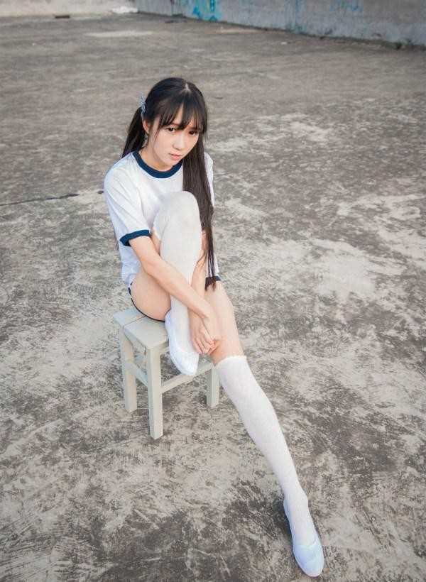 最新水蜜桃香甜清纯性感校园小清新美女图片图集