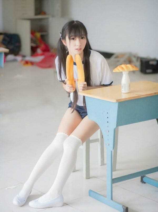 最新水蜜桃香甜清纯性感校园小清新美女图片图集