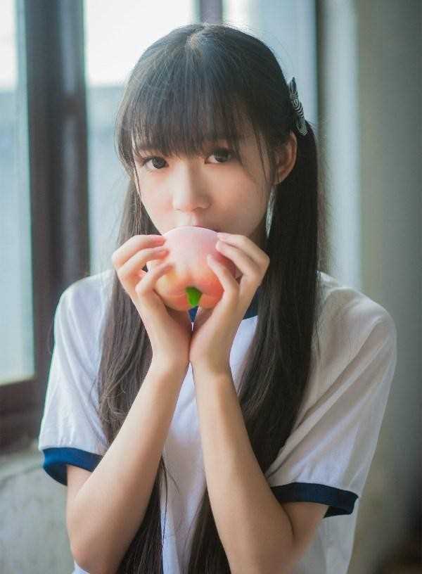 最新水蜜桃香甜清纯性感校园小清新美女图片图集