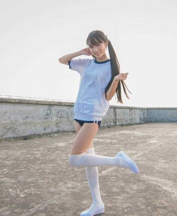 最新水蜜桃香甜清纯性感校园小清新美女图片图集