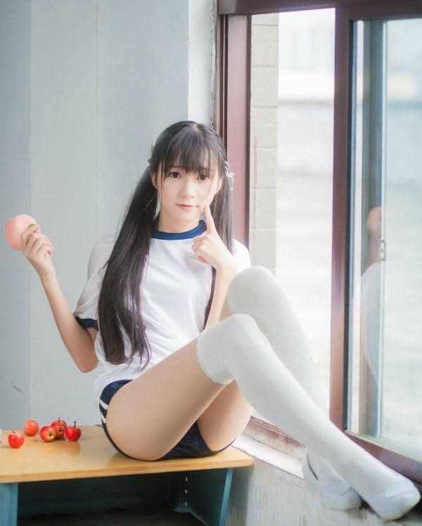 最新水蜜桃香甜清纯性感校园小清新美女图片图集