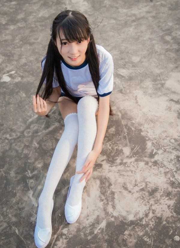 最新水蜜桃香甜清纯性感校园小清新美女图片图集