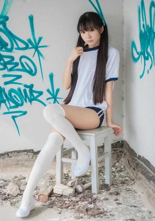 最新水蜜桃香甜清纯性感校园小清新美女图片图集